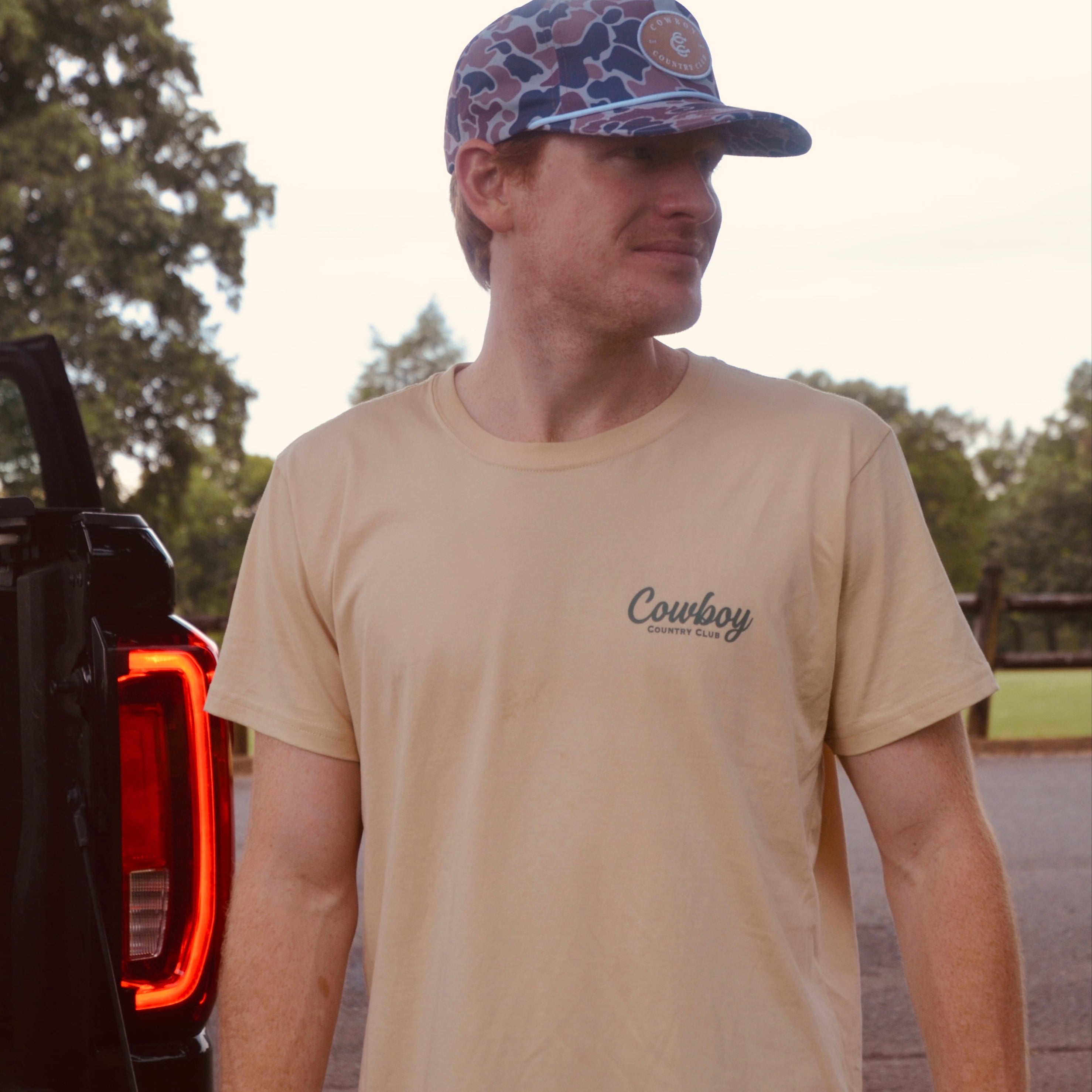 Cursive Club Graphic T-Shirt Cream